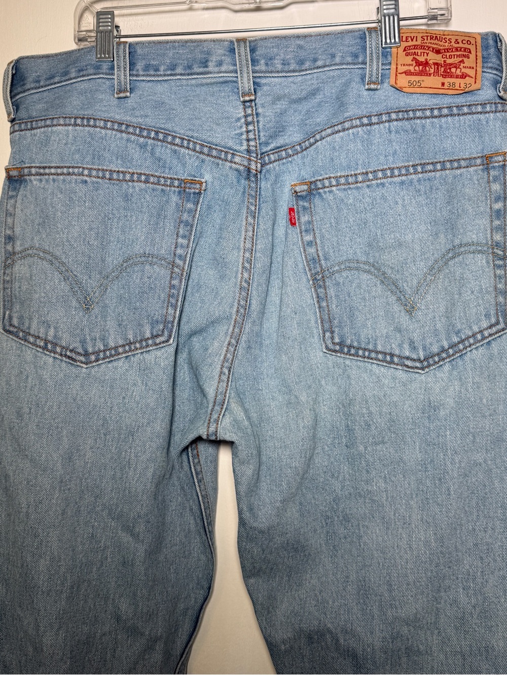 Levi's 505 Regular Fit 38x32 Light Blue Men’s Jeans - Picture 6 of 8